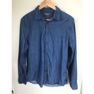 Men’s CK medium navy with white dots button down
